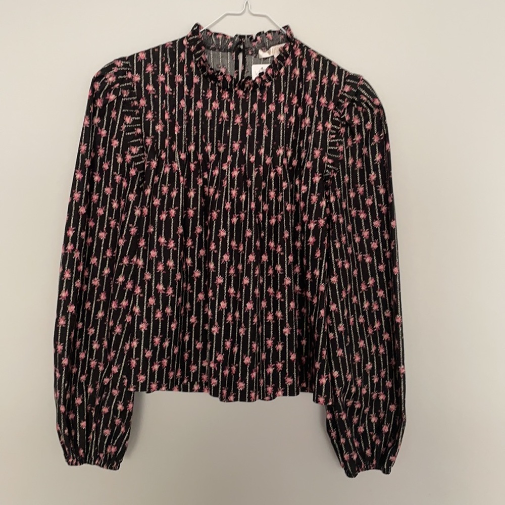 NWOT WAYF puffy sleeve black and pink floral blouse 🌷